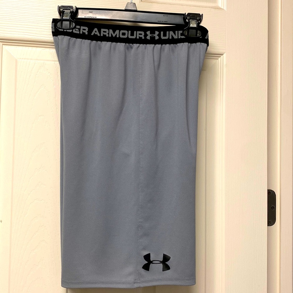 Under Armour shorts youth large